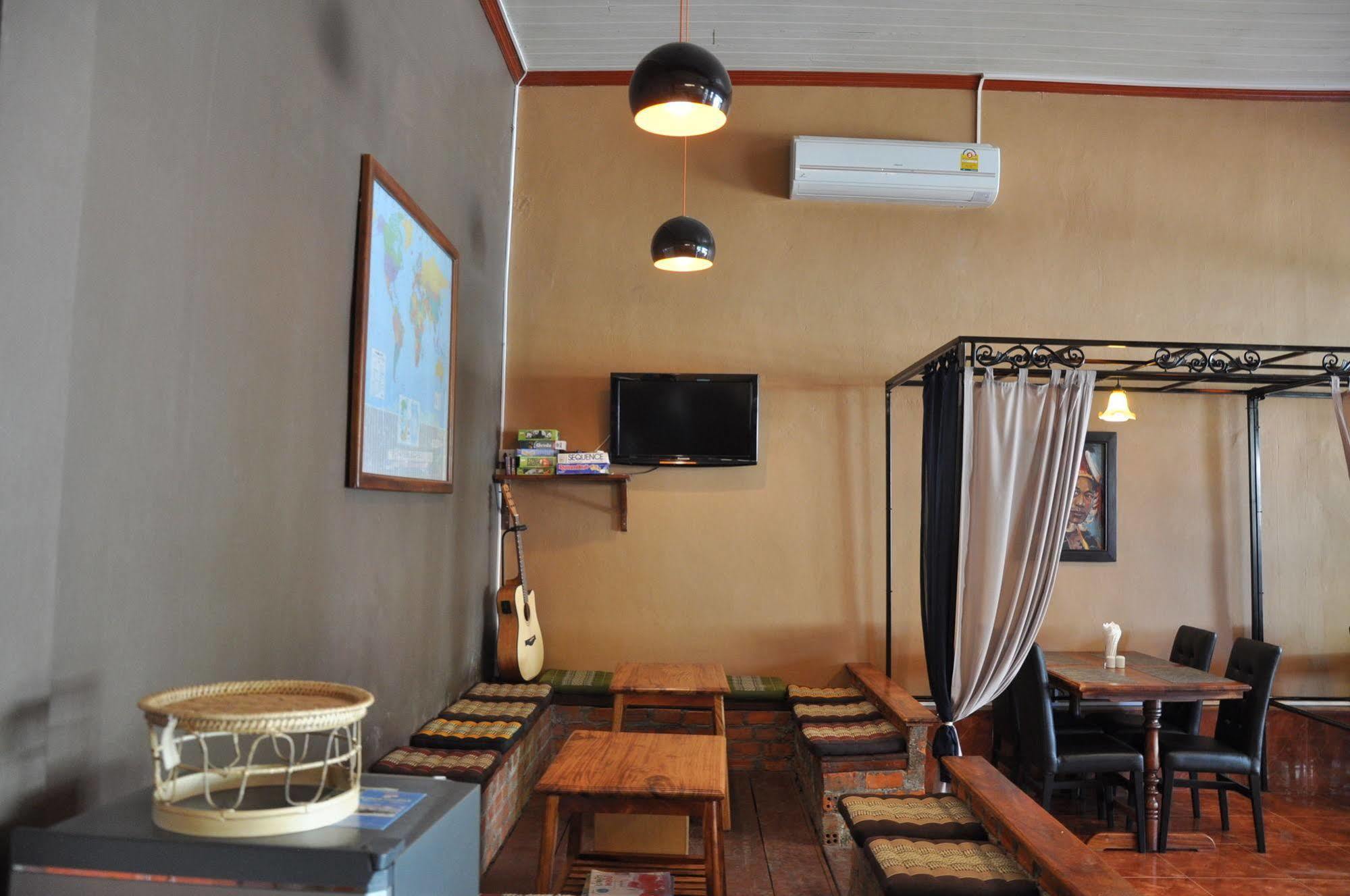 Pilgrim'S Kitchen & Inn Savannakhet Exterior foto